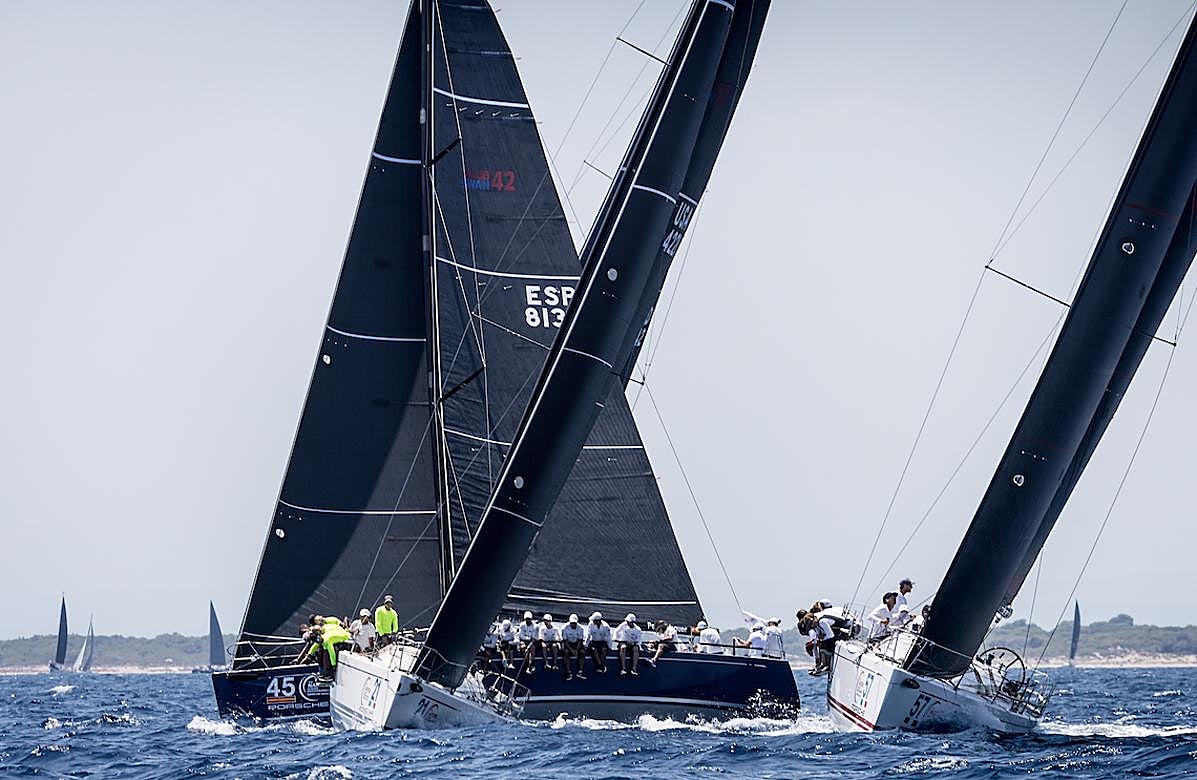 El «Nadir» agarra el liderato en ClubSwan 42 y el «Lisa R» manda firme en ORC 0 en el Trofeo de la Reina