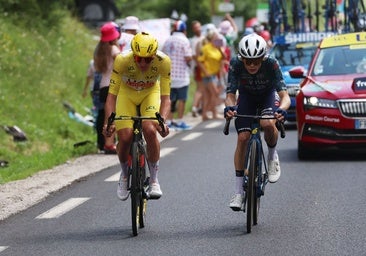 Vingegaard renace en un épico duelo con Pogacar en el macizo central