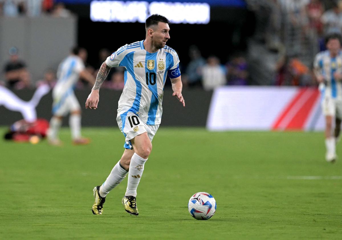 Lionel Messi durante el partido de Argentina contra Canadá en semifinales de la Copa América