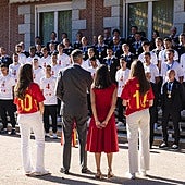 La Princesa y la Infanta aparecen por sorpresa en el encuentro de los Reyes con la selección en Zarzuela