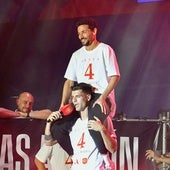 La ovación a Jesús Navas en la fiesta de celebración de la Eurocopa