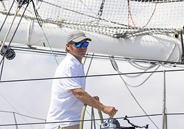 Arranca desde el Abra el nuevo intento de récord de La Vuelta a España del Maxicat Victoria de Alex Pella