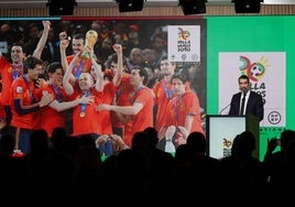 El Gobierno presiona a la Federación para que Valencia y Vigo sean sedes del Mundial 2030