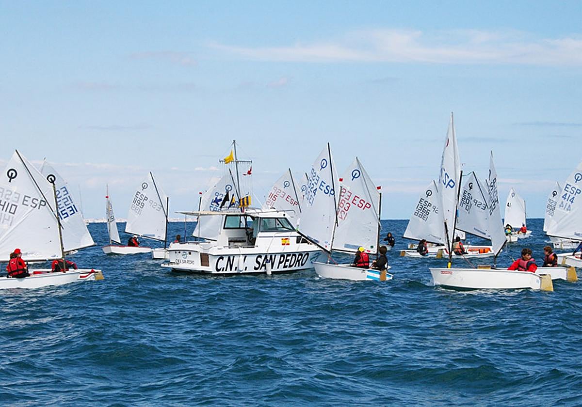 María Meseguer y Félix Oter, campeones del I Clinic Trofeo Paraíso Salado de Optimist