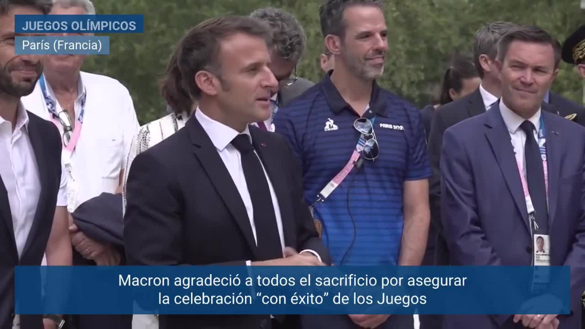 Macron visita la Villa Olímpica a cuatro días de la apertura de los Juegos