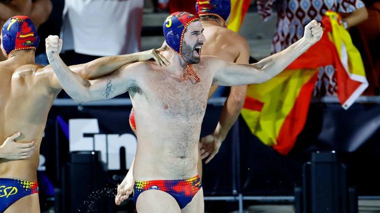 Miguel de Toro proclamándose campeón del mundo de waterpolo en Budapest