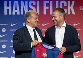 Flick derrocha confianza en su presentación: «No estoy muy lejos de la idea del Barça que tuvo éxito con Cruyff o Pep»