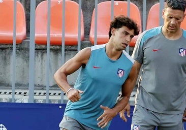 Joao Félix vuelve al Atlético y Simeone le pone a entrenar al margen