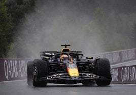 Verstappen frustra a McLaren y le cede la pole a Leclerc