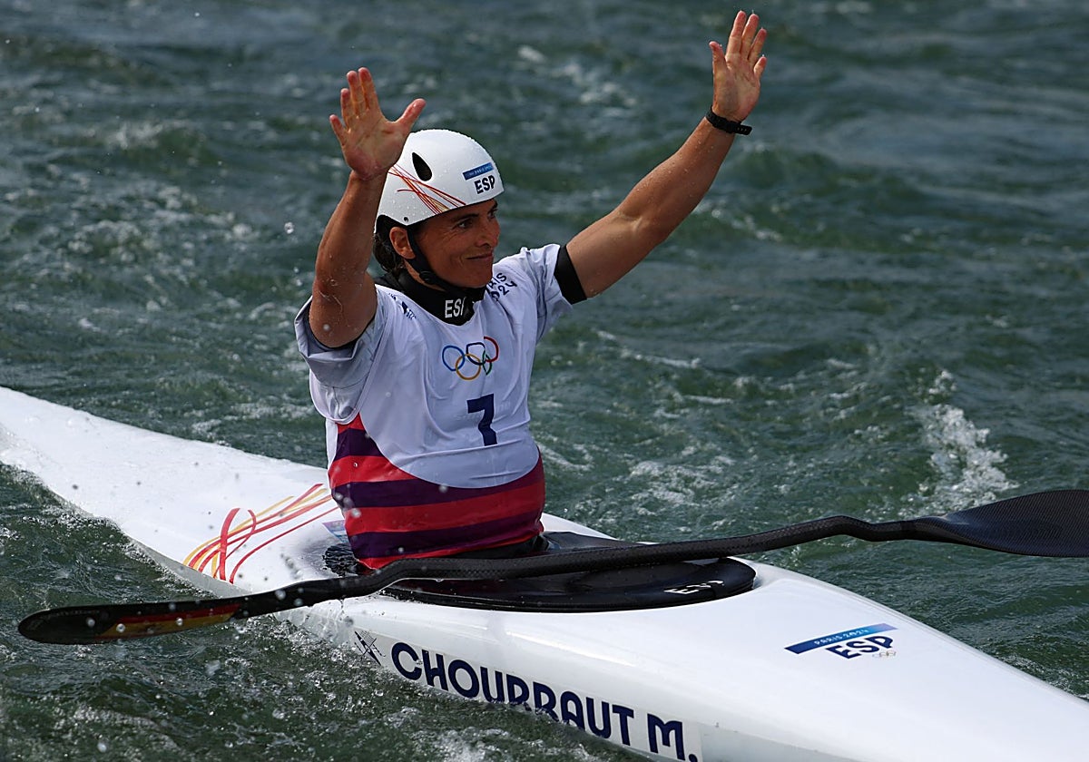 Maialen Chourraut saluda a los aficionados tras su última prueba