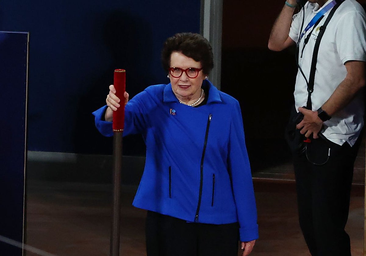 Dan O'Brien fue la encargada de dar el pistoletazo de salida a las pruebas de atletismo