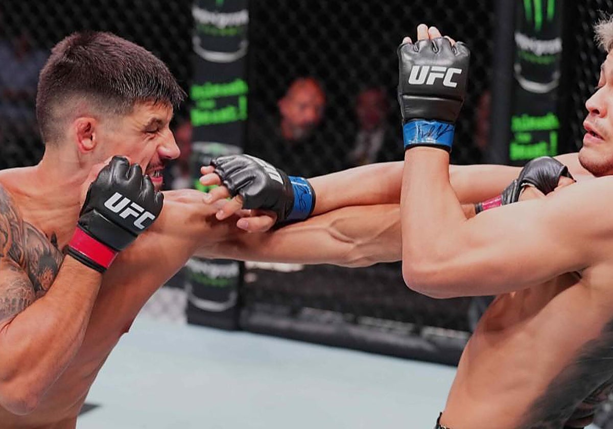 Joel Álvarez conecta una izquierda sobre Elves Brener