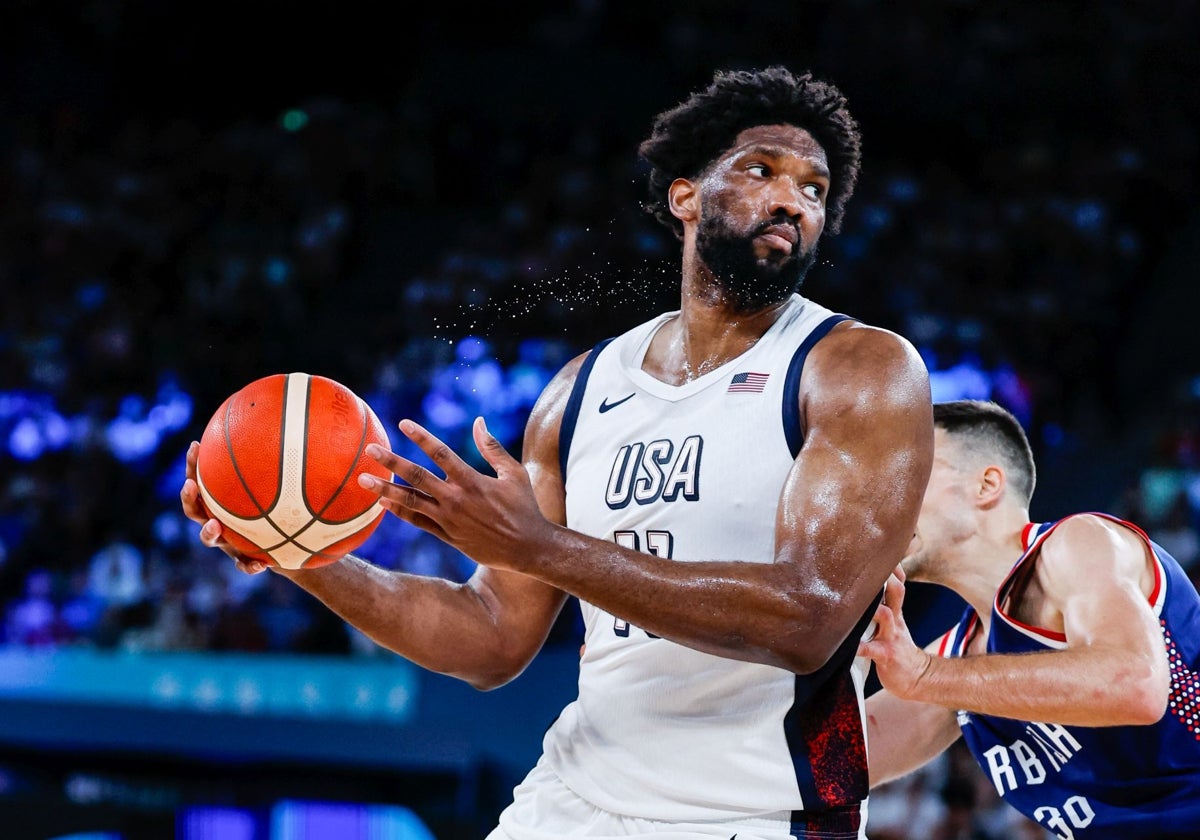 Embiid fue de los más destacados en la victoria de Estados Unidos ante Serbia