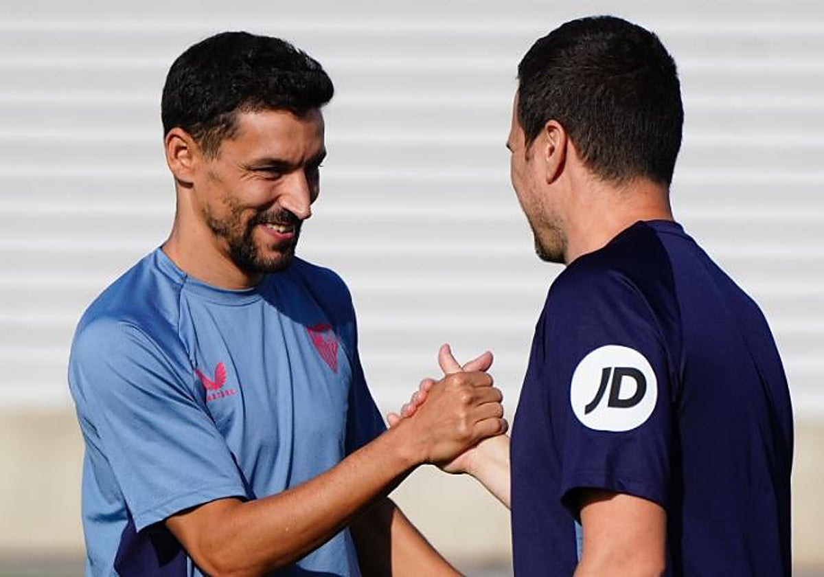 Jesús Navas sonríe en una de las instantáneas captadas en el entrenamiento de este sábado