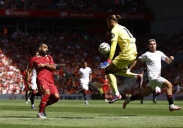 La revolución del Sevilla FC llega también a la portería