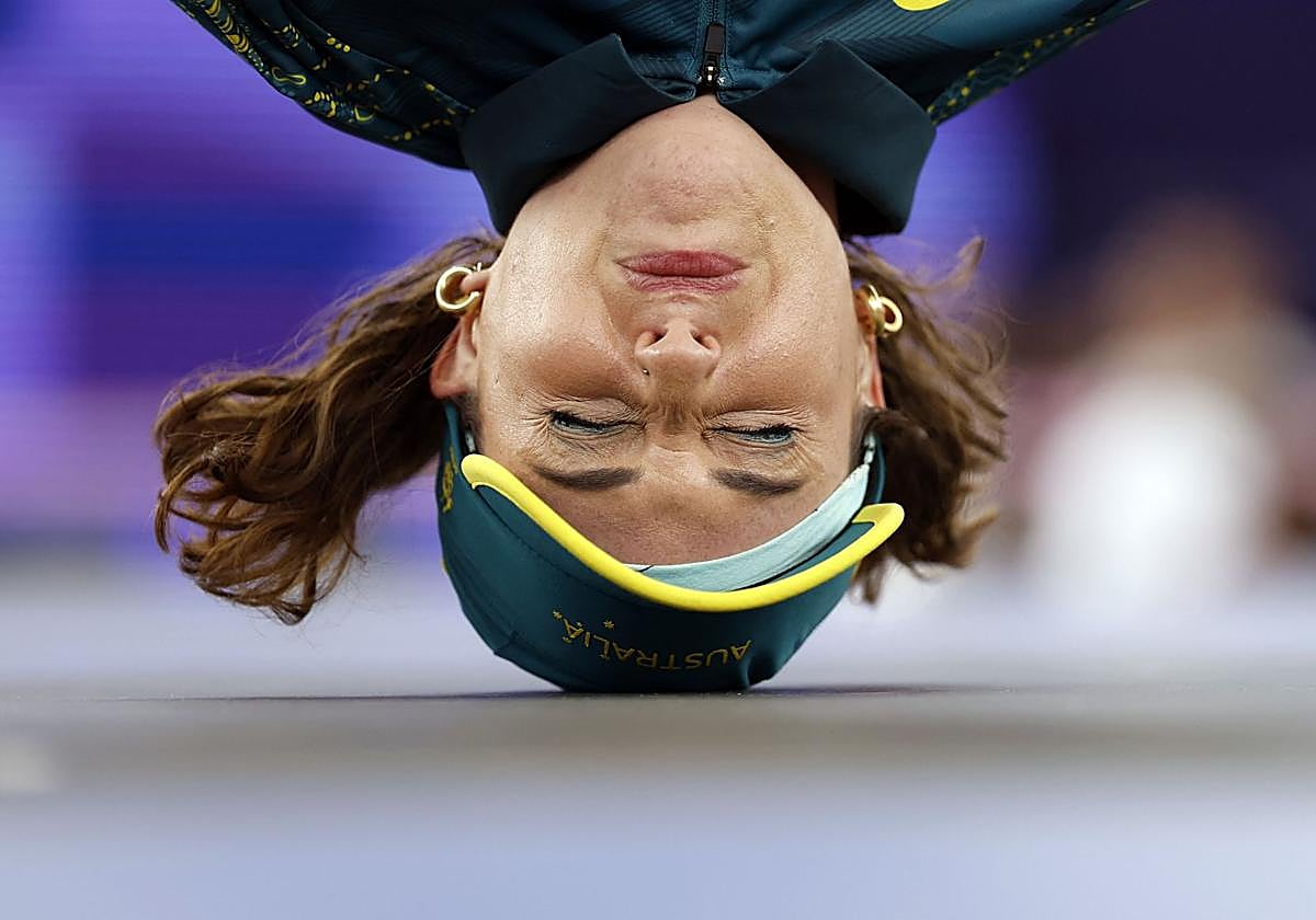La B-girl, Rachael Gunn, en su ejercicio durante los Juegos Olímpicos de París