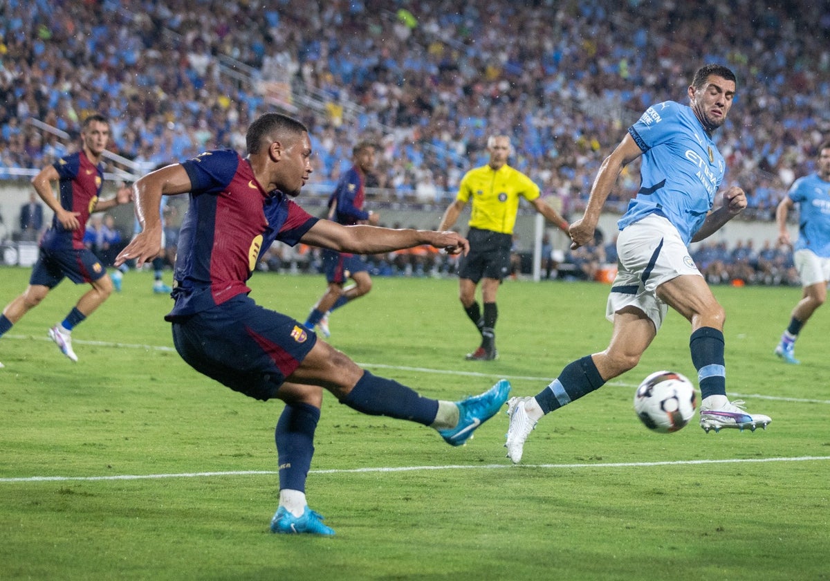 Vitor Roque jugando con el FC Barcelona