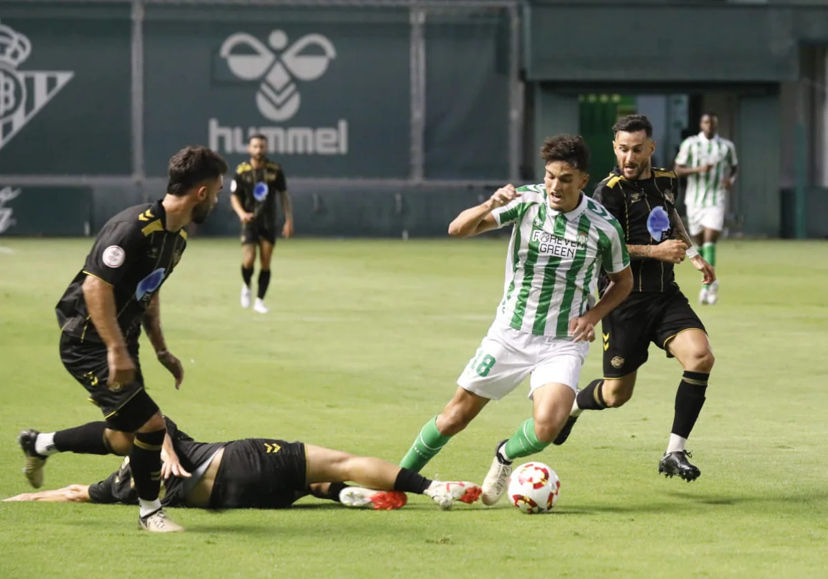 Barea tries to escape rivals in Betis Deportivo - Intercity of the first day of the 1st RFEF