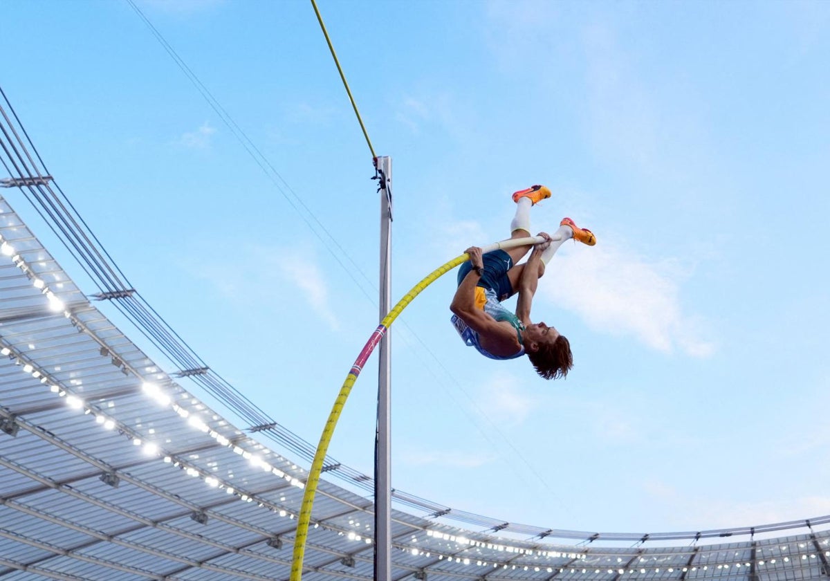 Duplantis saltó 6,26 en Silesia