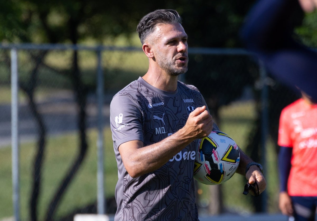 Demichelis, en un entrenamiento con Rayados