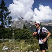 La imponente gesta del atleta que veía espejismos: sube 82 montañas de 4.000 metros en 19 días