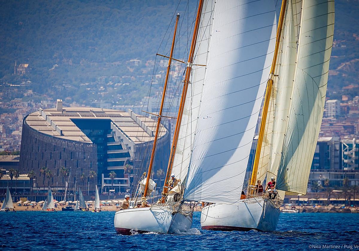 La Regata Puig Vela Clàssica 2024 inicia la competición con un espectáculo náutico sin precedentes