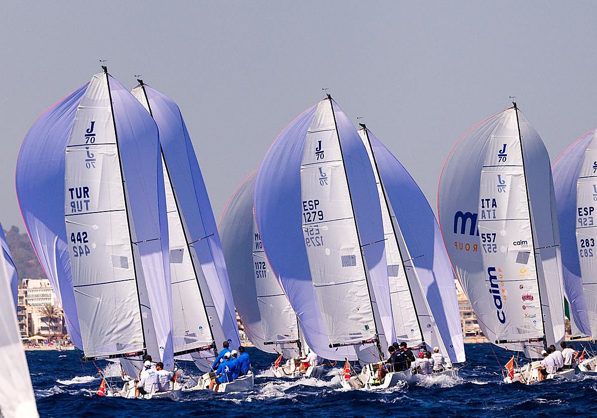 Un centenar de barcos en el Mundial de J70
