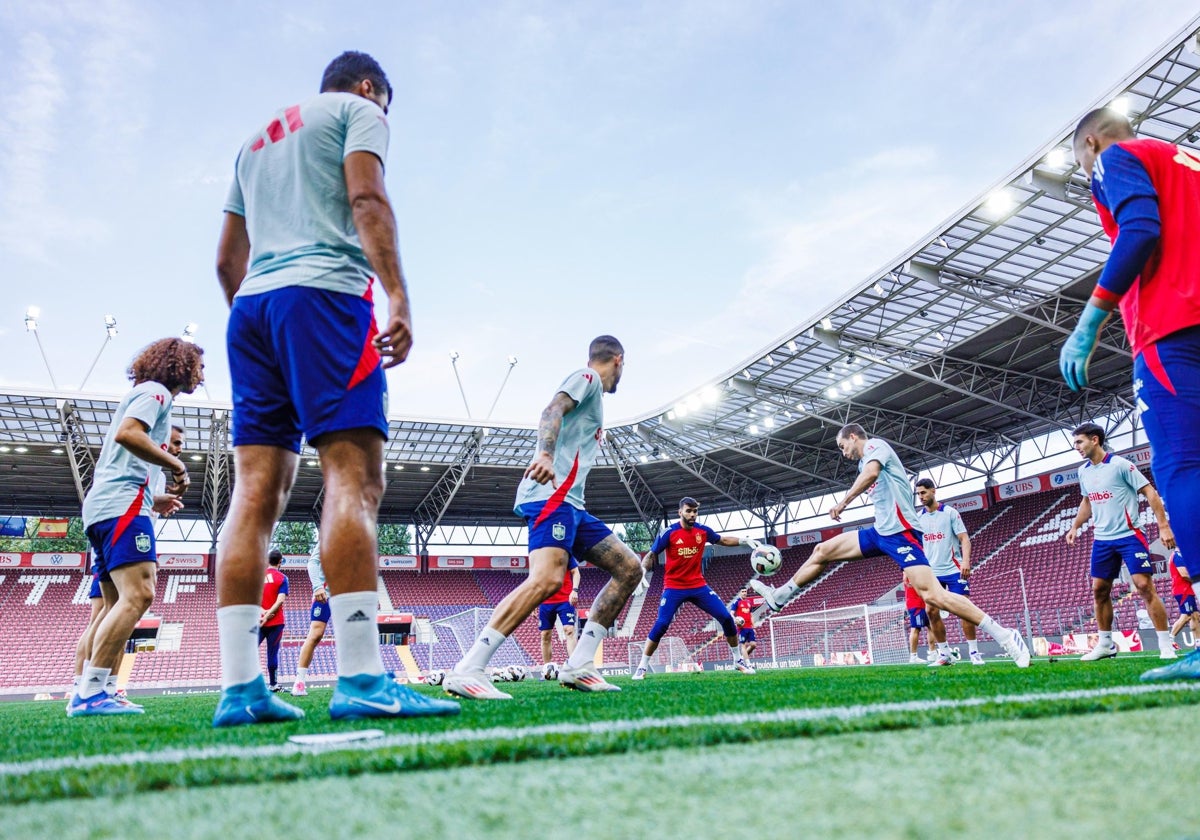Entrenamiento de la selección en el Stade de Geneve