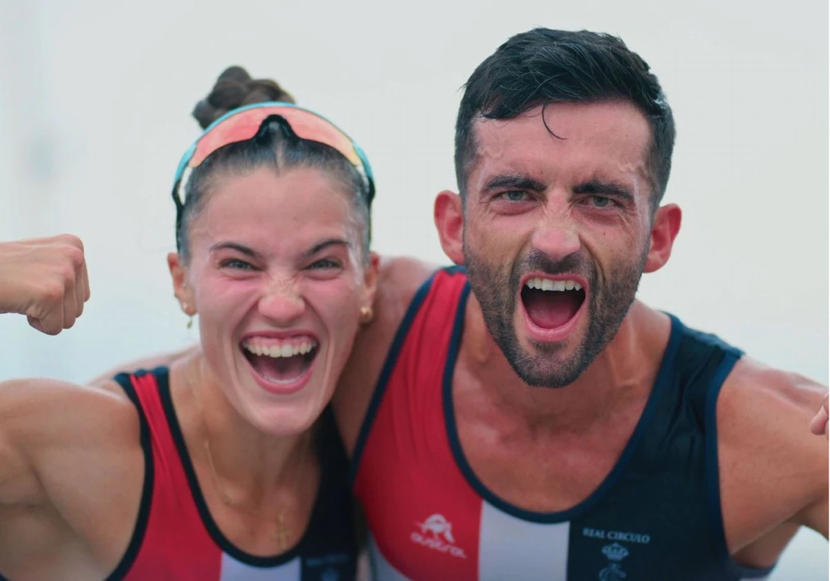 Amanda Gil y Patricio Rojas, celebrando el oro en Génova