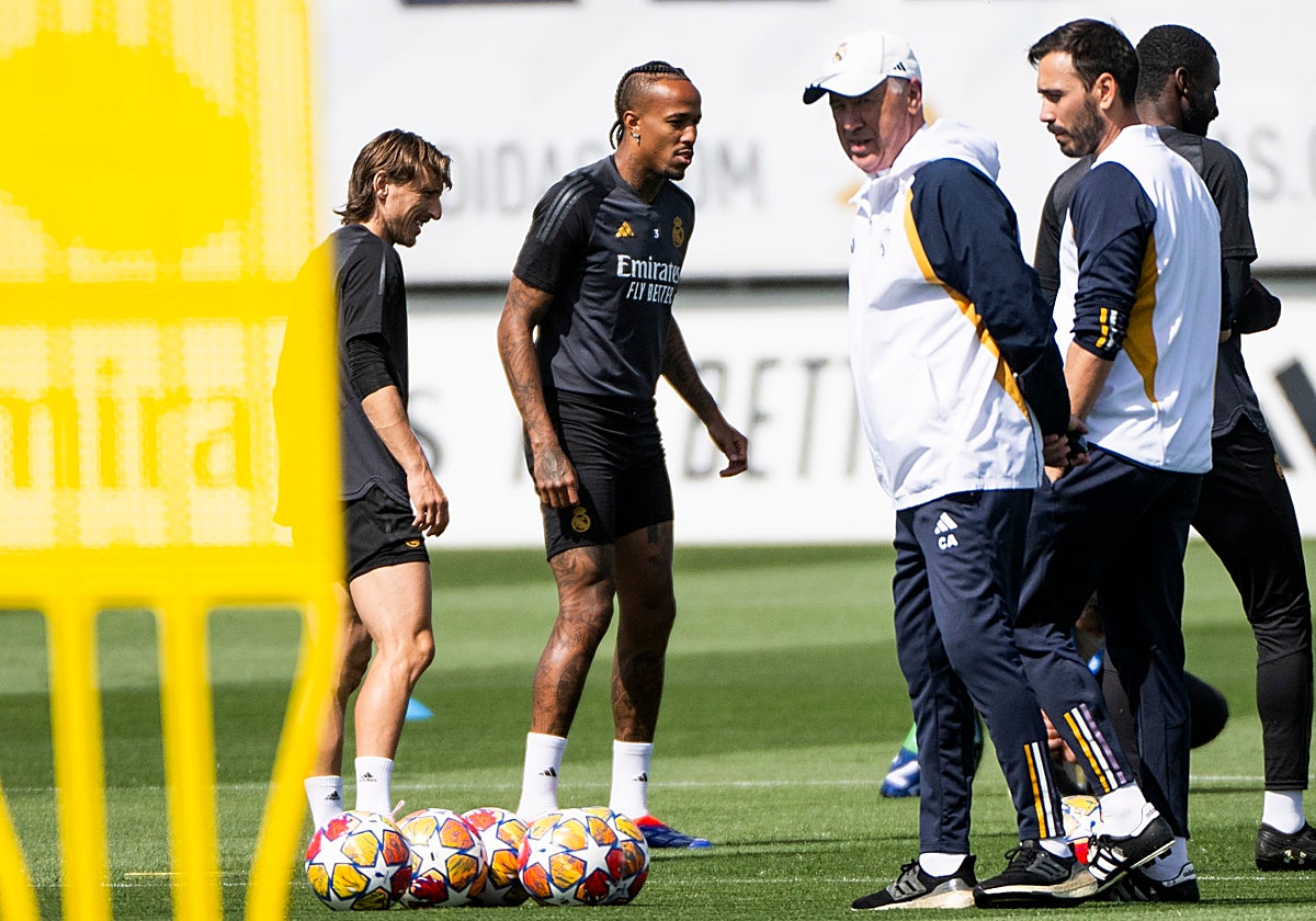 Carlo y Davide se quedan sin su nuevo fichaje para el staff técnico