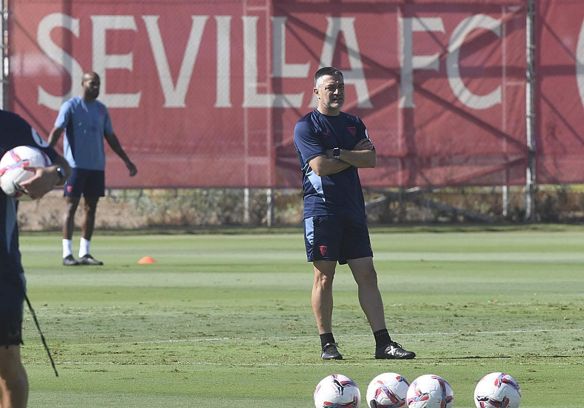 García Pimienta, en el entrenamiento de este viernes en la ciudad deportiva