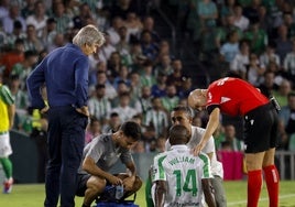 William Carvalho abandonó el partido en camilla y su lesión preocupa en el Betis