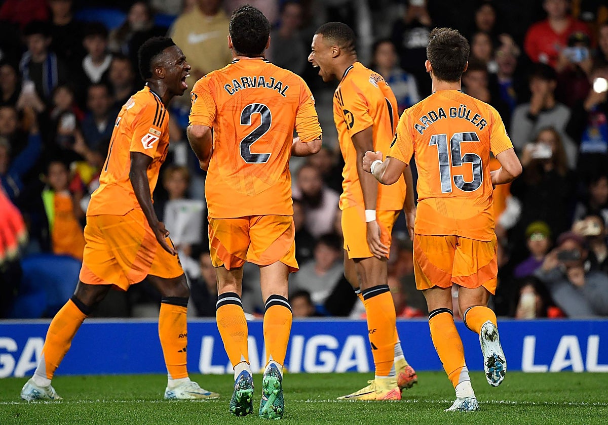 Vinicius y Mbappé celebran uno de los goles del Real Madrid