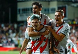 Un Rayo imparable ante Osasuna se lleva la primera victoria en casa del centenario