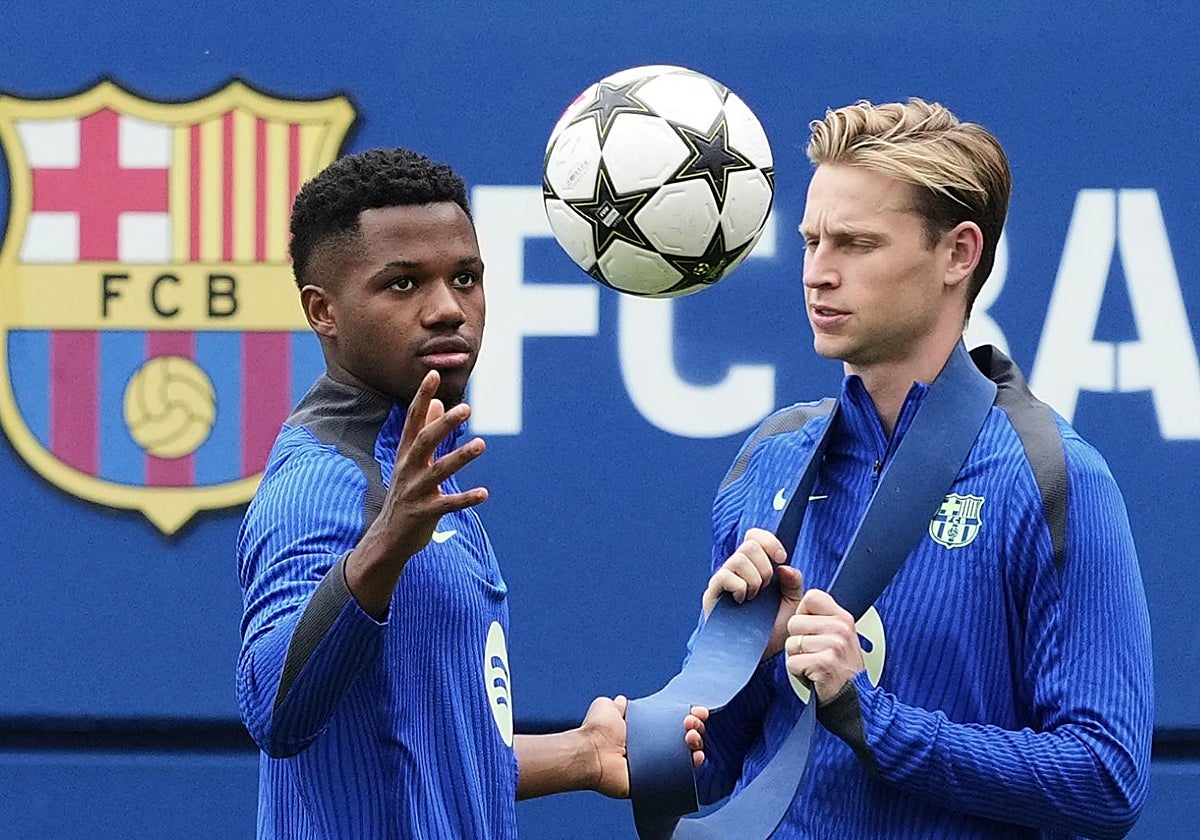 Ansu Fati junto a Frenkie de Jong en el entrenamiento de este pasado miércoles