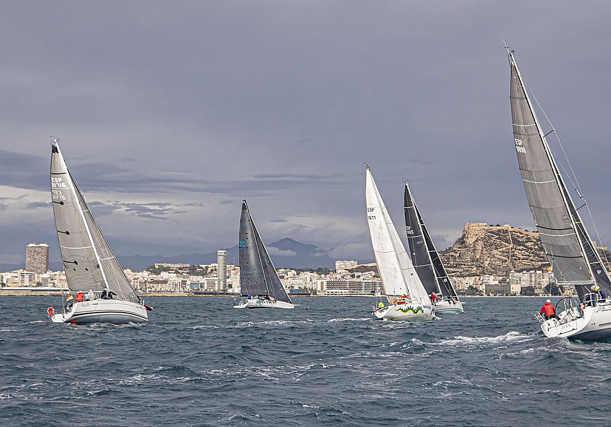 «DAX», líder absoluto del I Desafío Real Liga Naval