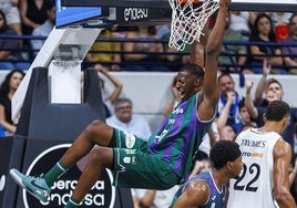 El Unicaja tumba al Madrid y rompe su histórica racha en la Supercopa de España