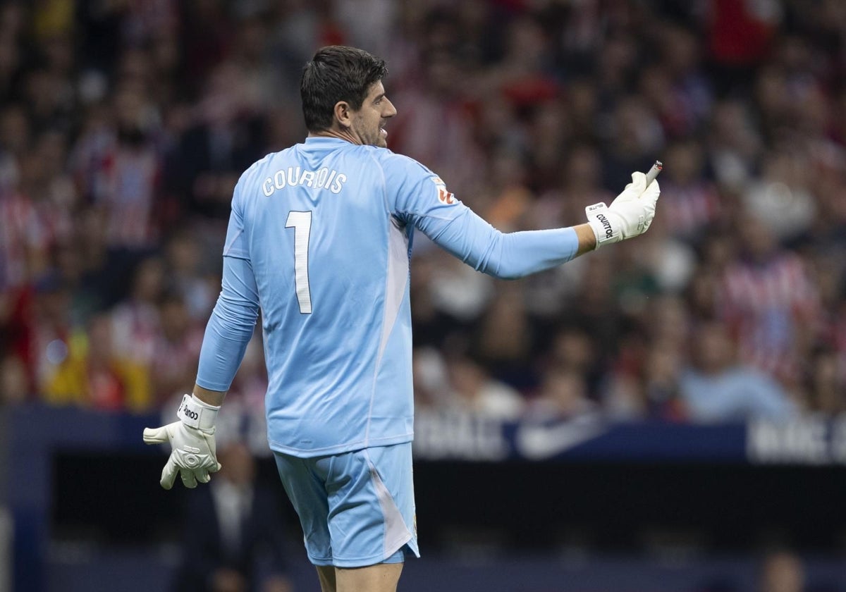 Courtois, en el Metropolitano durante el derbi