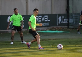 Lo Celso y Bartra se entrenan con normalidad y entran en la convocatoria para el derbi en Nervión