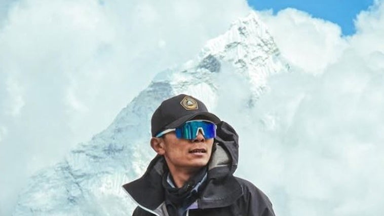 Un nepalí de 18 años rompe el récord de la persona más joven en escalar los 14 ochomiles