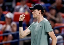 Un impenetrable Jannik Sinner se corona en Shanghái y deja a Djokovic sin su título 100