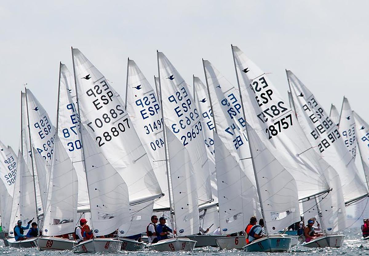 Los mejores Optimist, ILCA y Snipe se reúnen en Santiago de la Ribera para conquistar el Trofeo Centenario