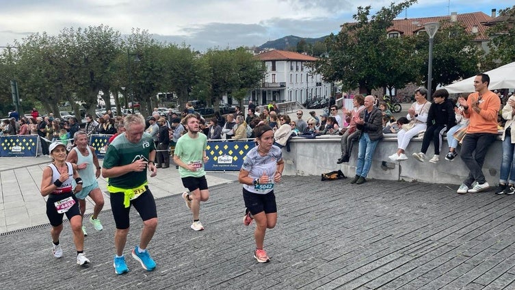 Muere un corredor nada más cruzar la meta de la Media Maratón de Fuenterrabía