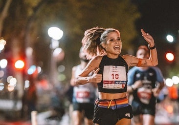 Verdeliss, la atleta con 8 hijos y 21 maratones: «Entreno en la cinta con mis peques jugando alrededor»