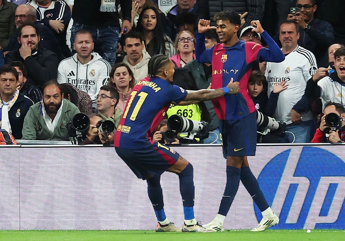Raphinha y Lamine Yamal, en el Bernabéu