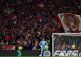 El Atlético expulsa a nueve socios y da por finalizada su investigación por los incidentes del derbi