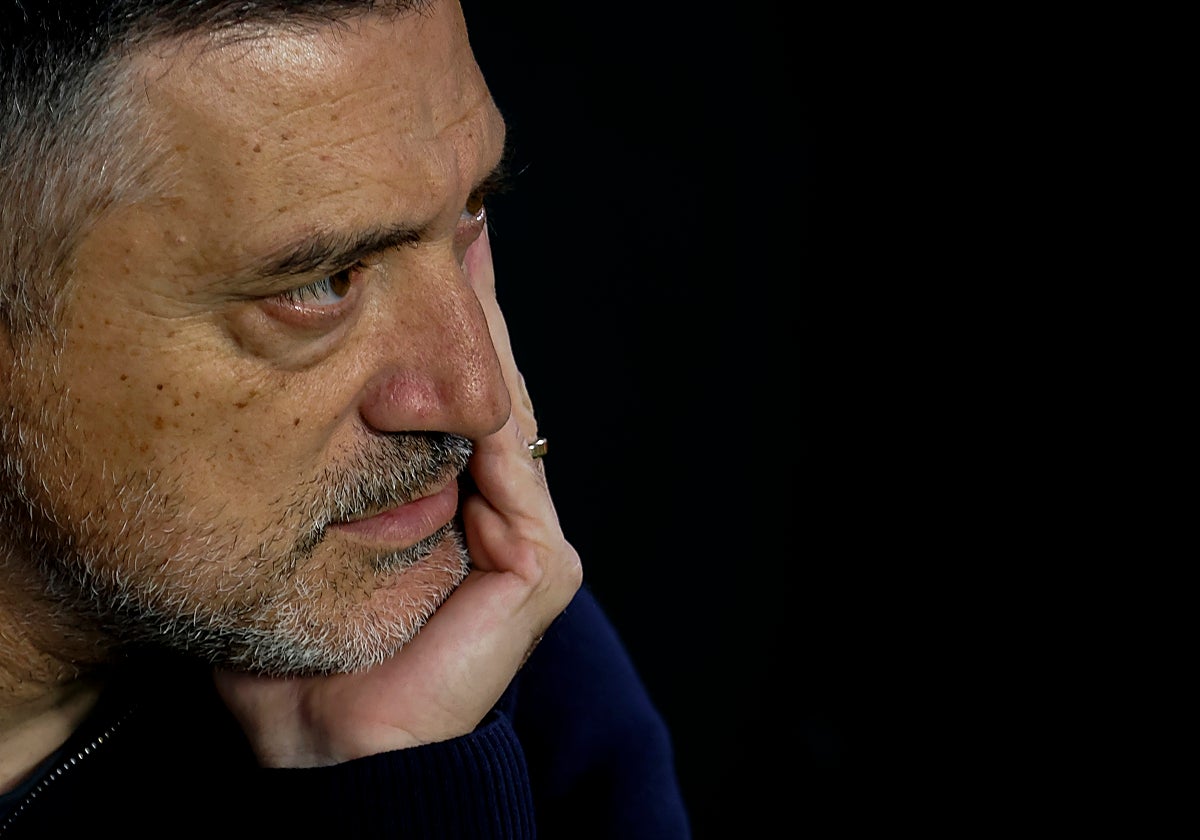 García Pimienta, durante el partido disputado entre el Sevilla y la Real Sociedad este domingo en el Sánchez-Pizjuán