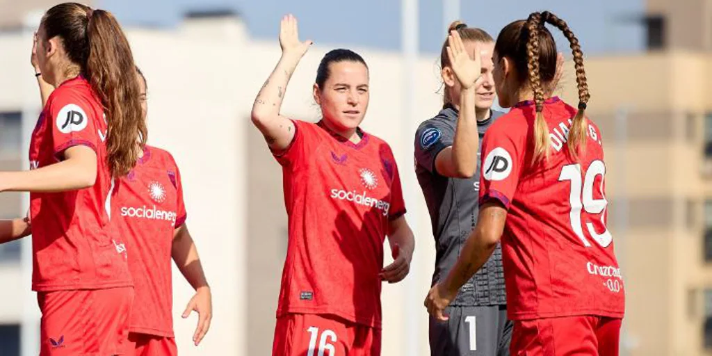 La sevillista Iris Arnáiz, de jugar contra el Madrid el domingo a ayudar el lunes a Valencia por la DANA