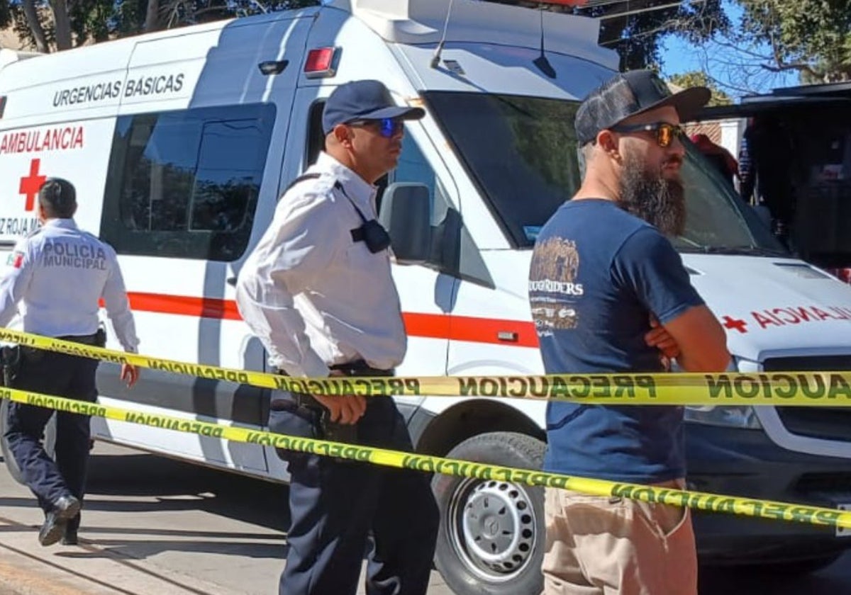 Ambulancia en el lugar del accidente