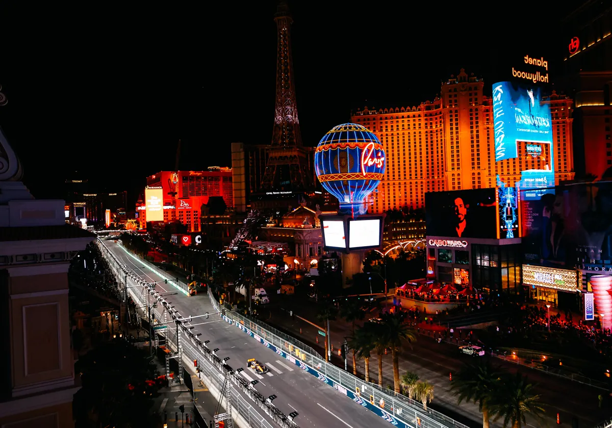 F1 GP de Las Vegas: Horario y dónde ver en televisión y online a Fernando Alonso y Carlos Sainz hoy